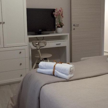 L' Albero Di Giada Bed and Breakfast Caserta Exteriör bild