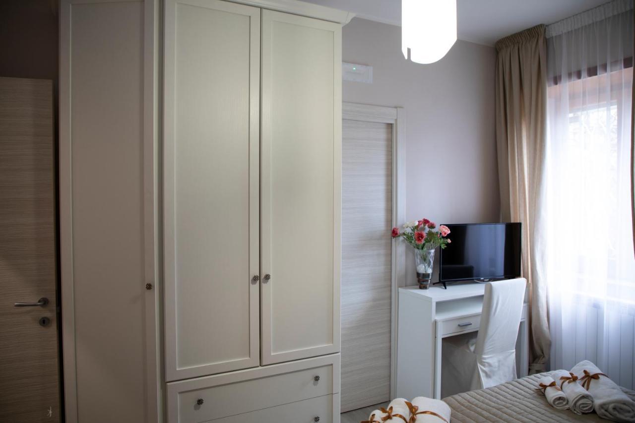 L' Albero Di Giada Bed and Breakfast Caserta Exteriör bild