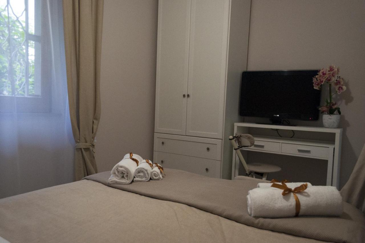 L' Albero Di Giada Bed and Breakfast Caserta Exteriör bild
